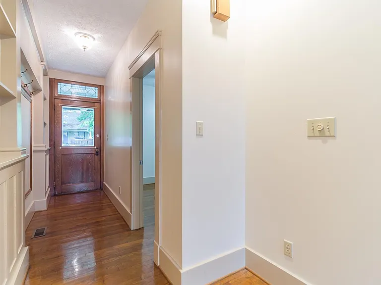 803 Phillips Ave #1 — Photo 2