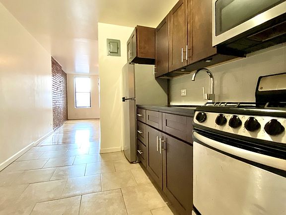 4th image of 221 W 105th St APT 4FE