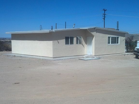 3rd image of 2150 Holly Ln