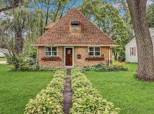 207 S Slusser St, Grayslake, IL