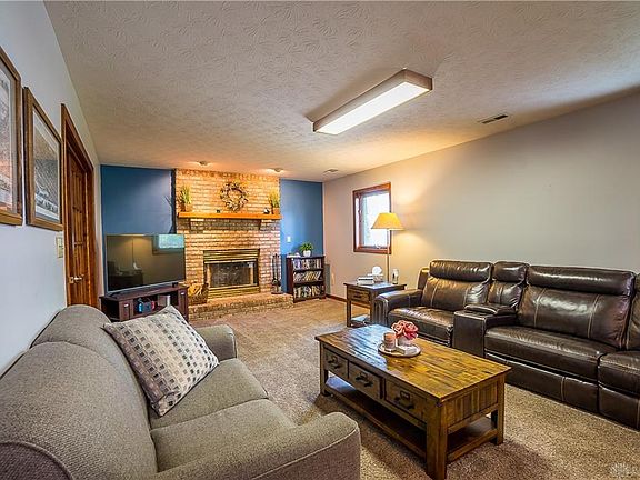 5th image of 260 Fivepines Ct