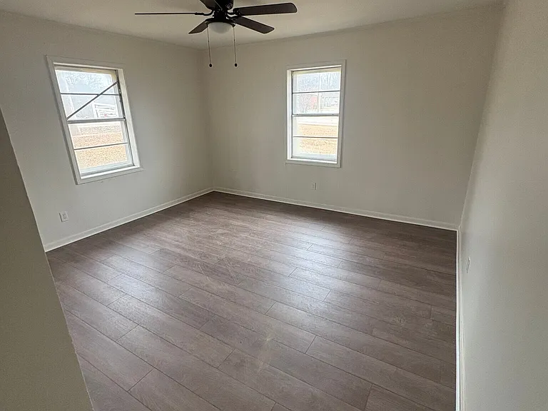 216 E Clayton St — Photo 4