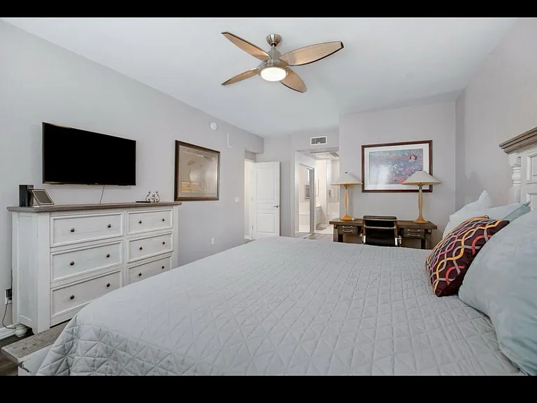 15221 N Clubgate Dr #2096 — Photo 8