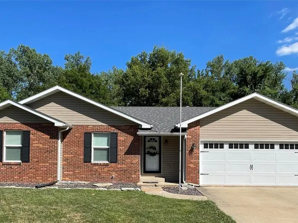 45 Morningside Dr, Glen Carbon, IL 62034