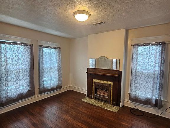 4th image of 540 6th Ave Unit 2