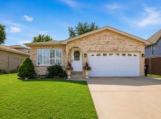 7516 Odell Ave, Bridgeview, IL 60455