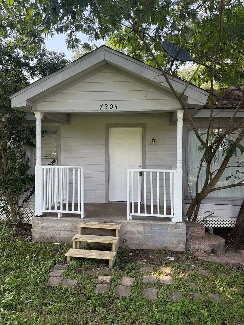 Property under renovations! — Photo 1