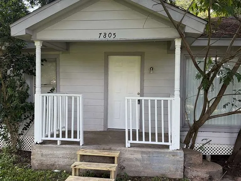 7805 Woodlyn Rd — Photo 1