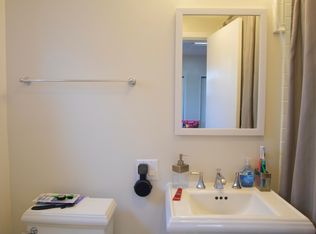 260 Lake St #2W, Oak Park, IL 60302