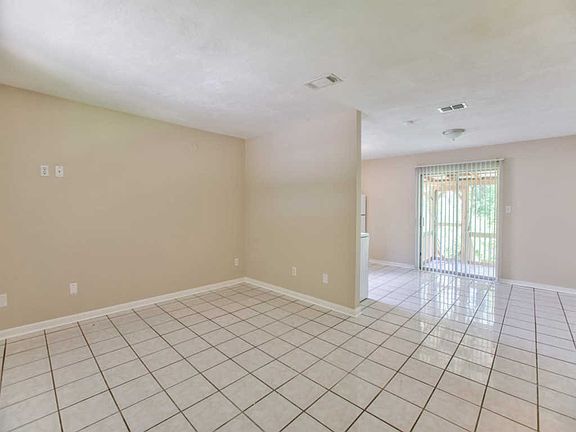 5th image of 580 Pasco Ct