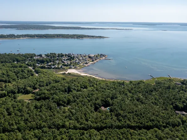 9 Holly Woods Rd, Mattapoisett, MA 02739
