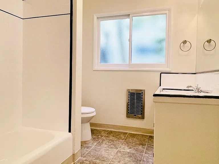 846 Palm Ave #3 — Photo 6