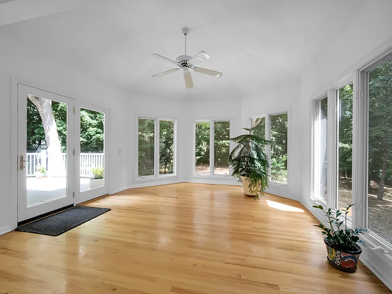 36W244 Fieldcrest Dr — Photo 20
