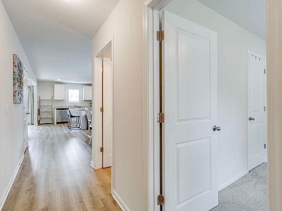 5th image of 1508 Bradley Rd