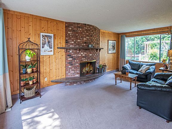 3rd image of 1808 SE Tempest Dr