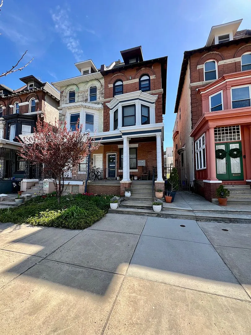 33rd St N 1839 — Photo 1