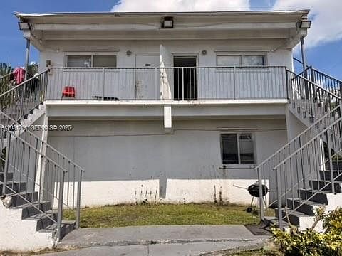2nd image of 848 SW 5th St #203