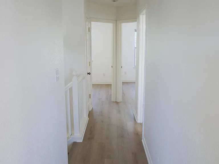 503 Gateway Pkwy #4 — Photo 10