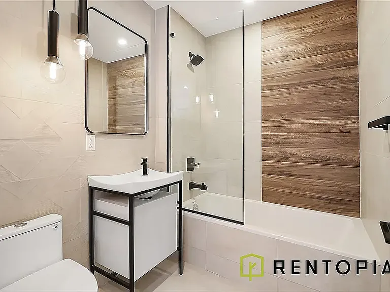302 Graham Ave #1E — Photo 4