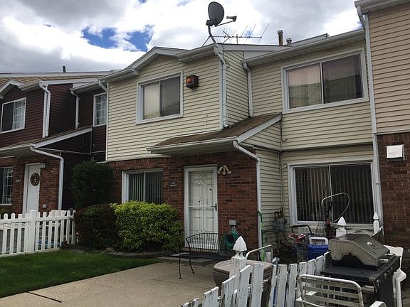2nd image of 629 Westwood Ave #A