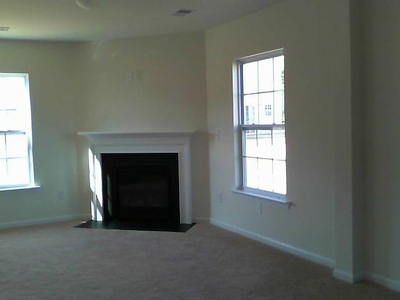 3rd image of 510 Mount Laurel Ln