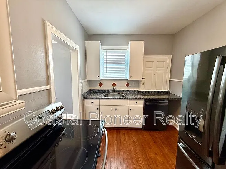 2323 W North B St — Photo 9