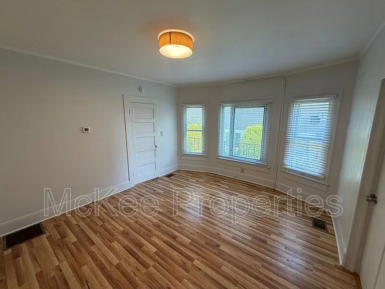 2142 1st Ave — Photo 5