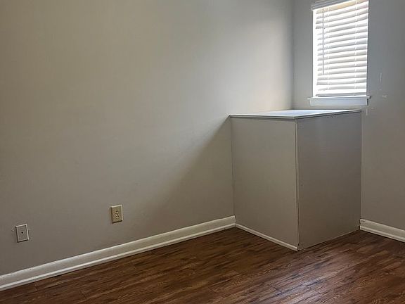 5th image of 14 Low Hill Ln