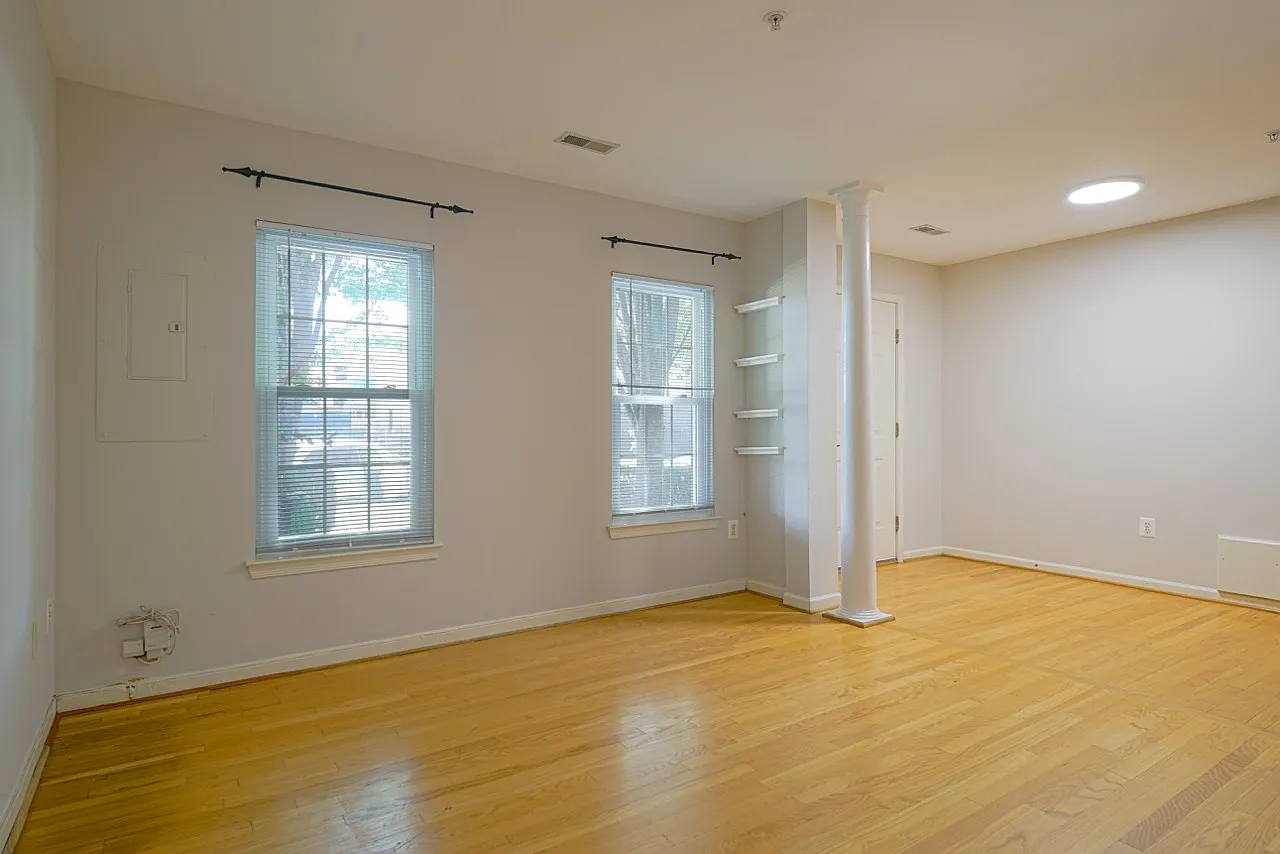 3 bed, 2.5 bath, 2180 sqft, $3,400 — Photo 4