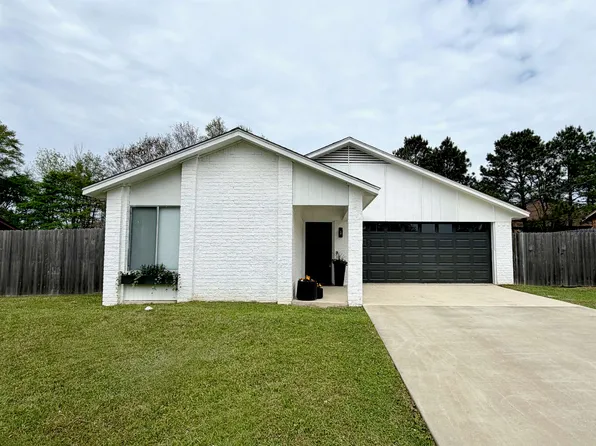 205 Yvonne Ln, Marshall, TX 75672