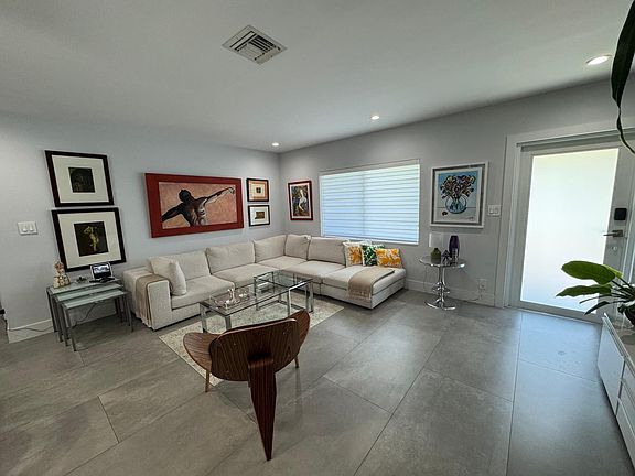 4th image of 2725 NE 1st Avenue