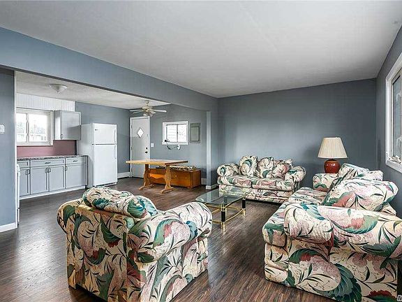 4th image of 94 Winchester Dr