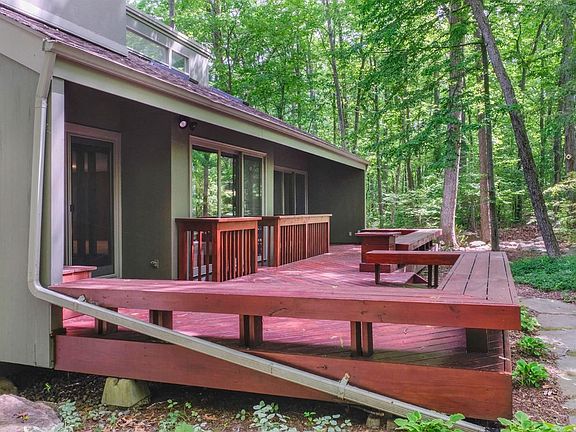 3rd image of 3969 Penberton Dr
