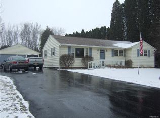 7491 Chestnut Ridge Rd, Lockport, NY 14094