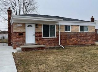 17922 S Wind Dr, Fraser, MI 48026