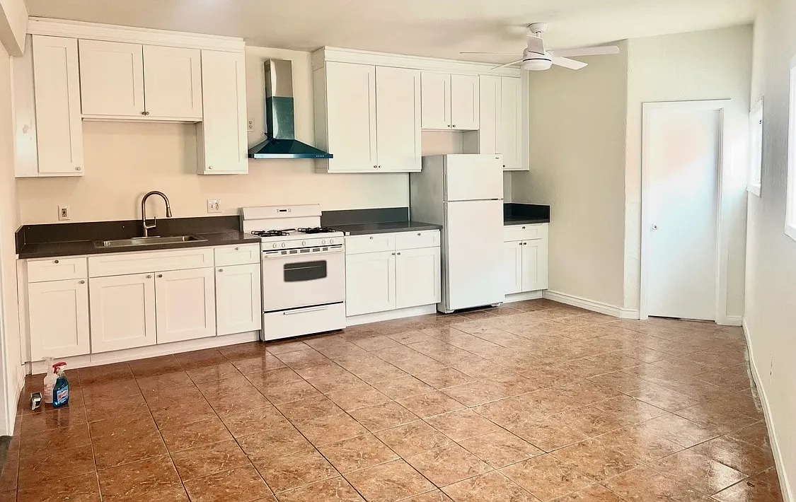 2 bed, $2,500 — Photo 4
