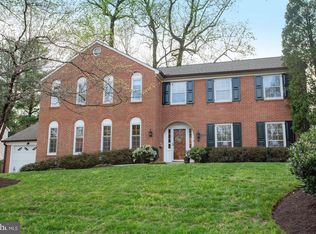 6612 Kenhill Rd, Bethesda, MD 20817