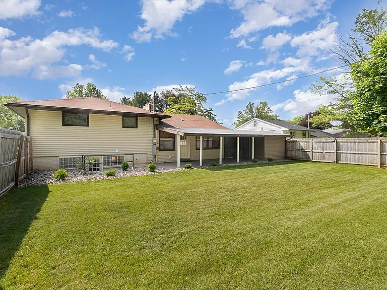 24 Cornell Dr — Photo 23