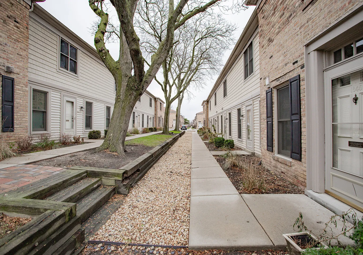 3 bed, 2.5 bath, $2,500 — Photo 3