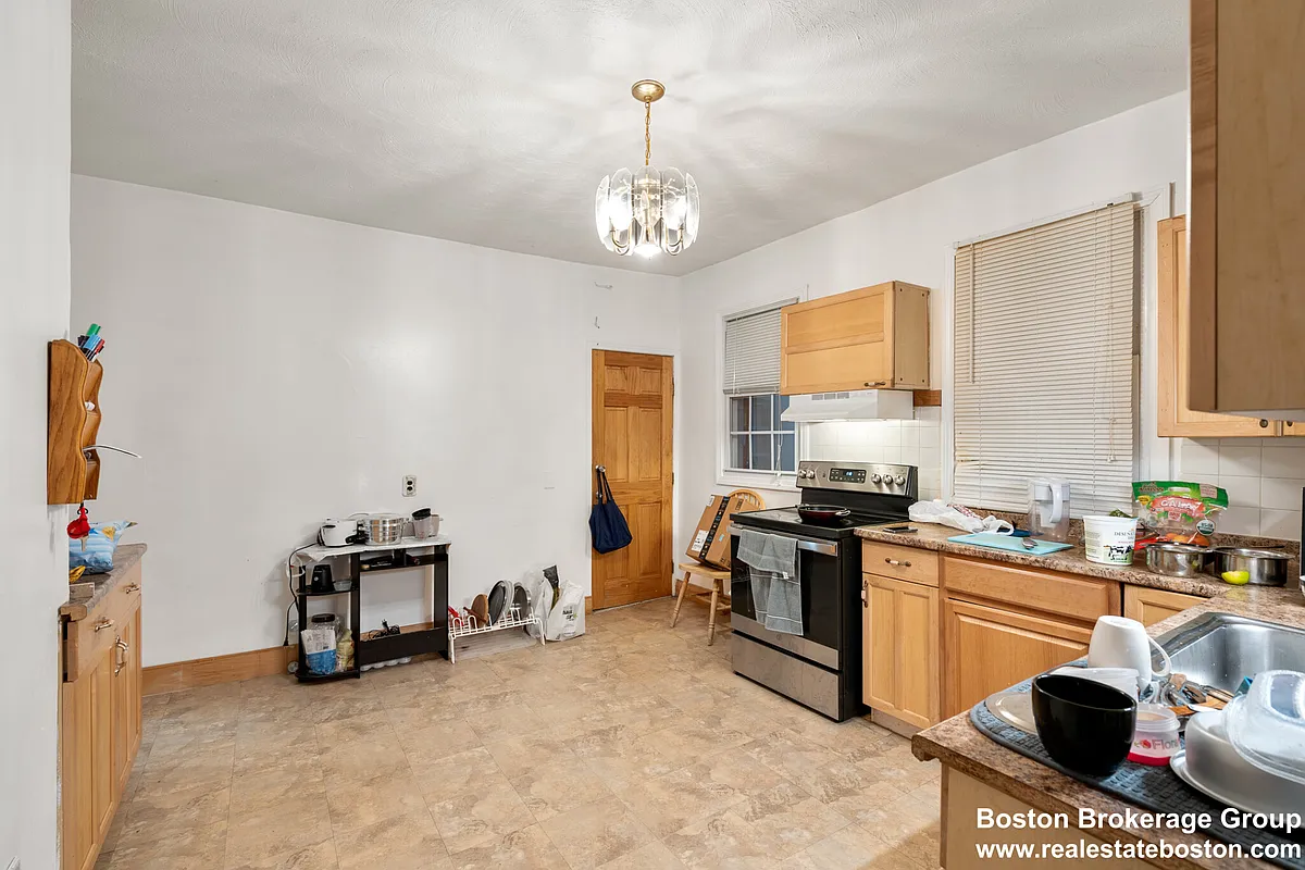 Building Photo - 78 Hillside St #1