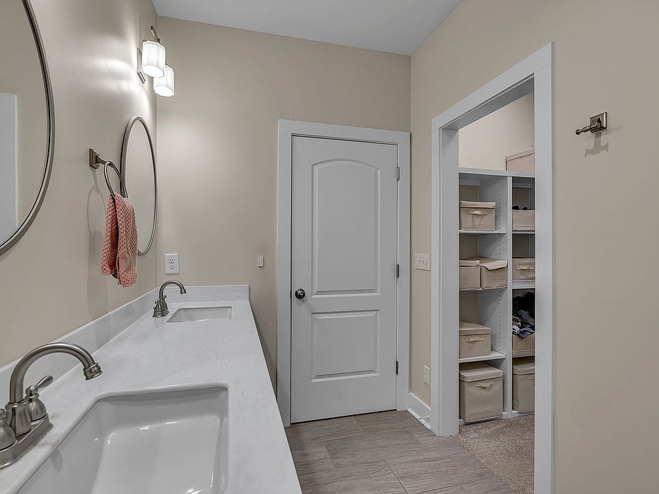 13th image of 2770 E Sheepneck Rd