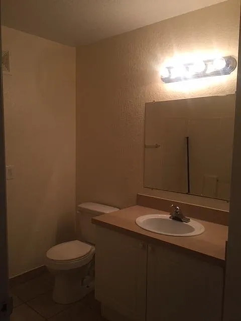 2 bed, 900 sqft, $1,250 — Photo 4