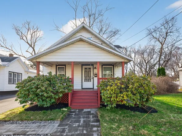 1076 Regent Street, Schenectady, NY 12309