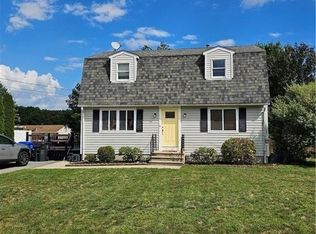 12 Longbow Dr, West Warwick, RI 02893