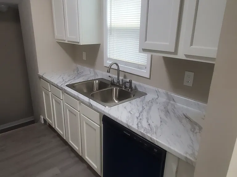 17316 Stockbridge Ave — Photo 3
