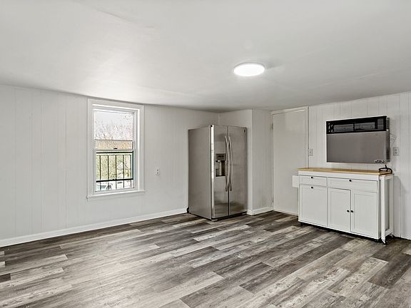 2nd image of 63 W Carpenter St #2-R
