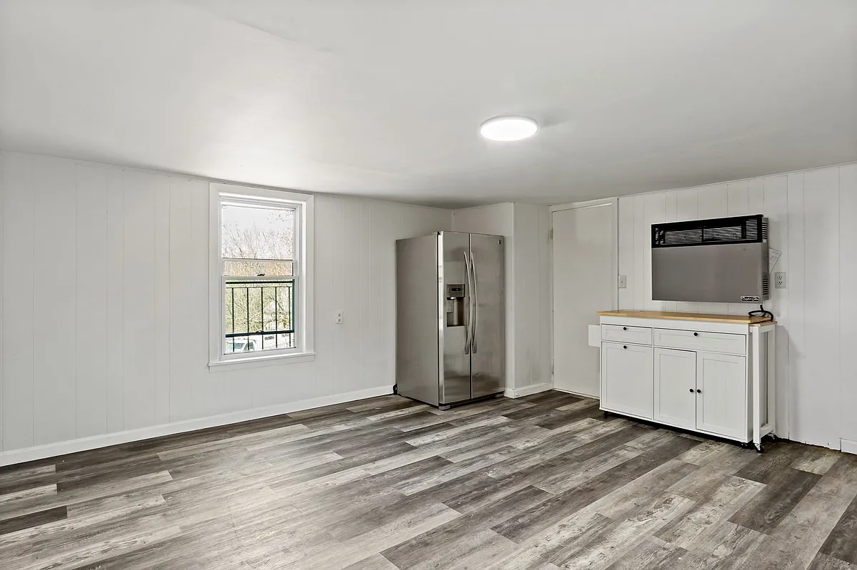 Building Photo - 63 W Carpenter St #2-R