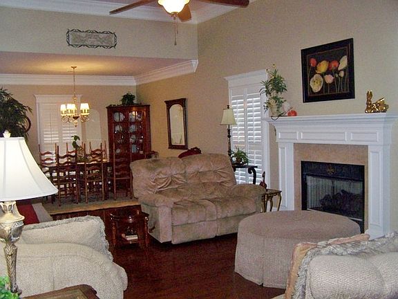 living room & dining combo