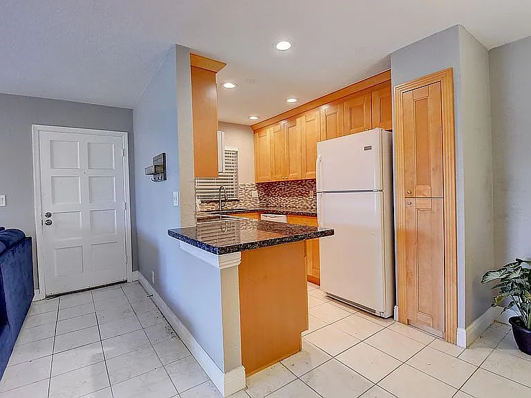 1291 NW 13th St — Photo 2