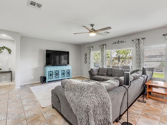 5th image of 3736 E THAMES Circle